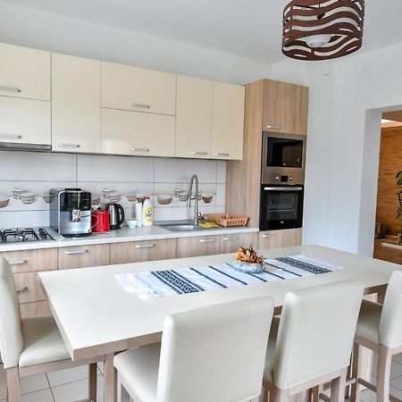 Casa Nely Hotel Sighetu Marmaţiei Екстериор снимка