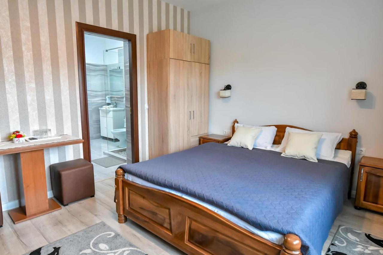 Casa Nely Hotel Sighetu Marmaţiei Екстериор снимка