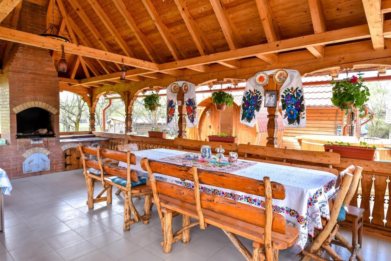 Casa Nely Hotel Sighetu Marmaţiei Екстериор снимка
