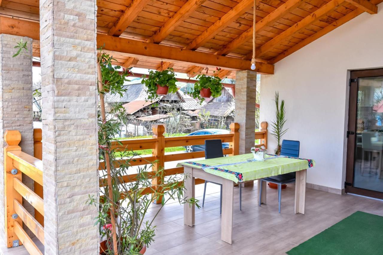 Casa Nely Hotel Sighetu Marmaţiei Екстериор снимка